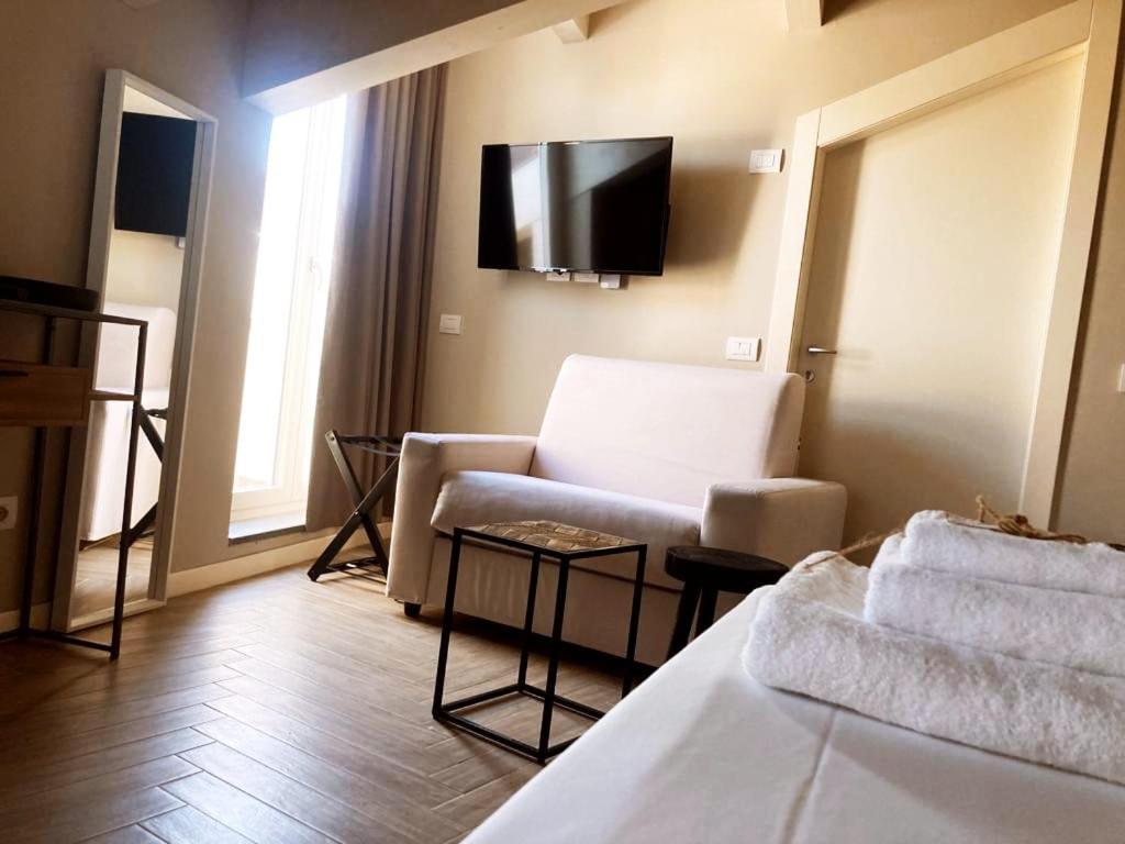 Gatto Bianco Rooms 42 แบร์กาโม ภายนอก รูปภาพ