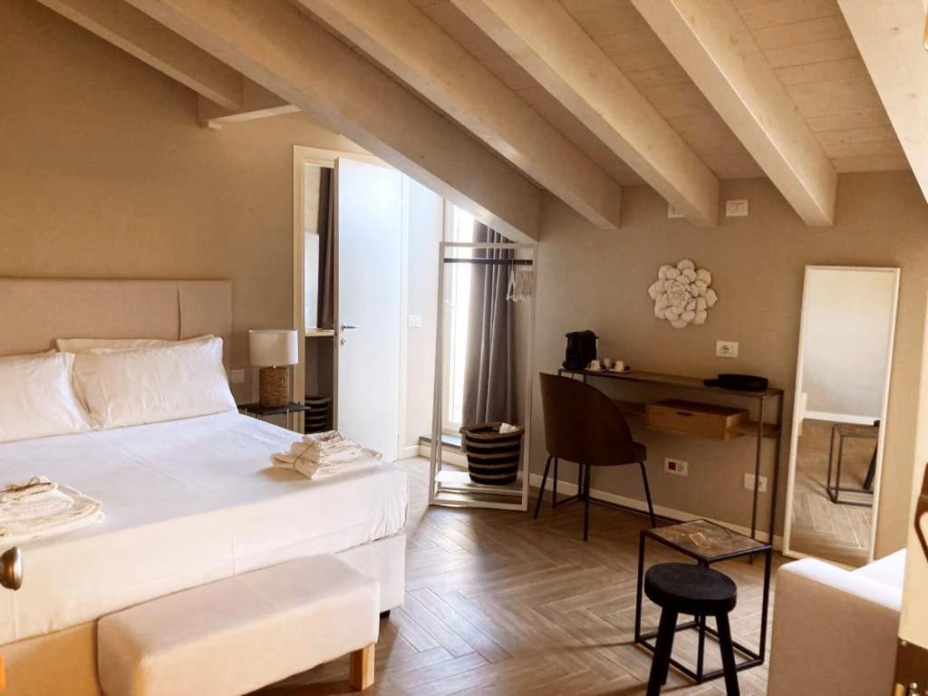Gatto Bianco Rooms 42 แบร์กาโม ภายนอก รูปภาพ